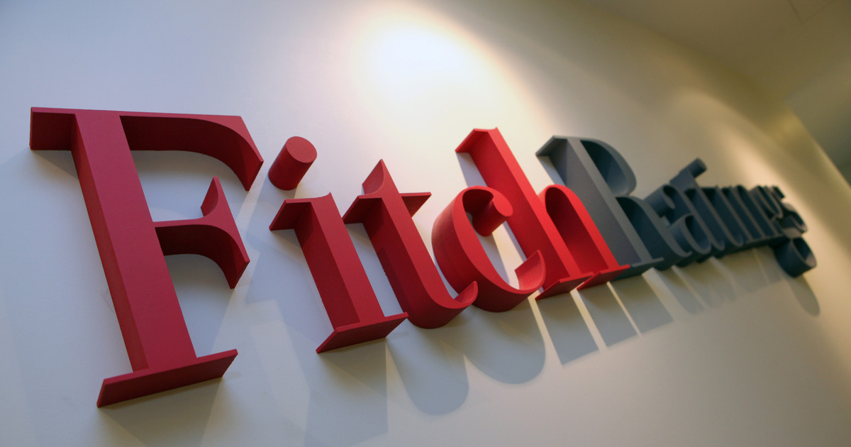 Fitch: Прогноз по рейтингам России улучшен до "позитивного".