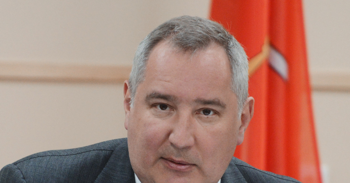 Рогозин посвятил неприличный стих чиновникам, не пустившим его самолёт в Кишинёв.