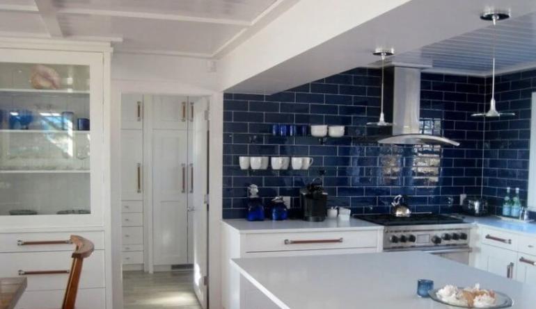 Dlaždice do kuchyne na stenu: výhody a typy povrchových úprav