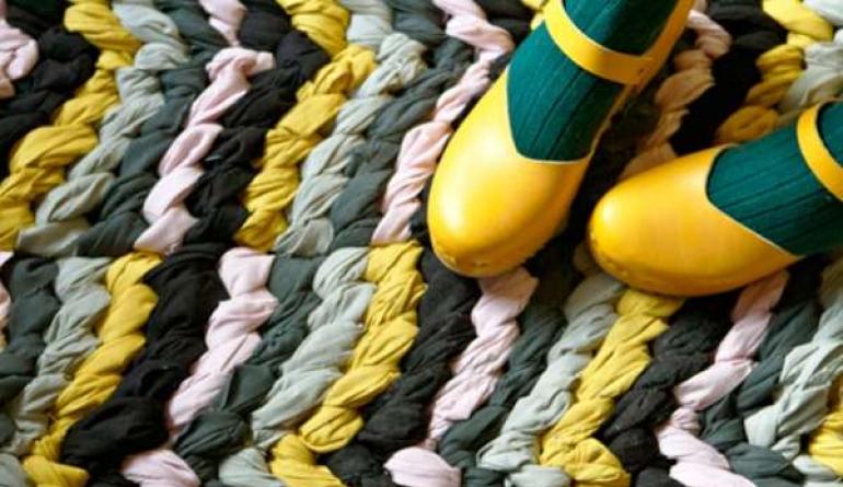 Направи си сам килими: необичайни идеи за шиене и дизайн