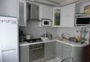 Rovná kuchyňa - tajomstvá pohodlného usporiadania od dizajnéra Kuchyňa s rozložením 5 m2